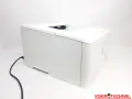 Biała drukarka HP LaserJet Pro M203dn z czarnym kablem zasilającym, gotowa do pracy.
