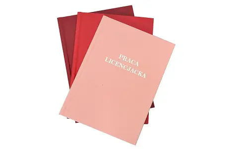 Trzy oprawione prace licencjackie w odcieniach czerwieni i różu, gotowe do drukowania.